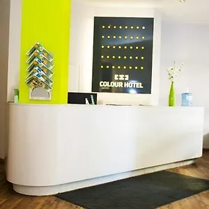 Hotel Colour ***